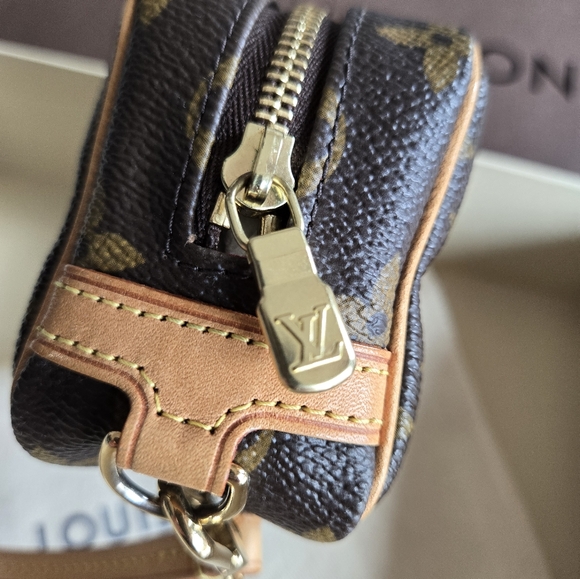 Louis Vuitton Wapity - Picture 9 of 16